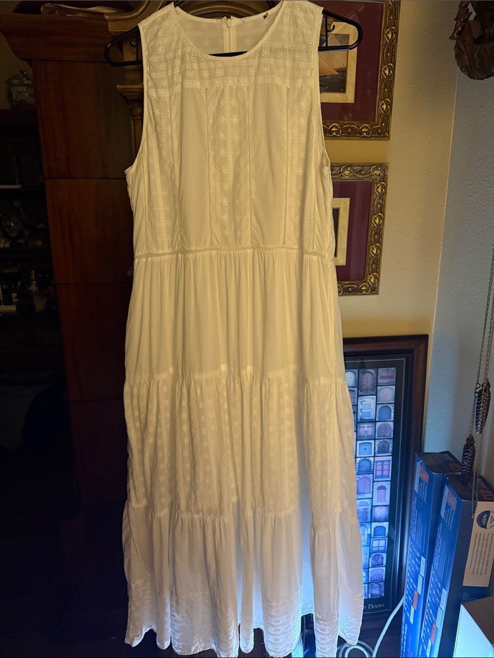 Women’s White Sleeveless Tiered Midi Dress